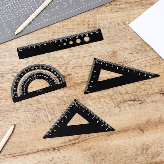 4-delt sort metal lineal og geometrisæt