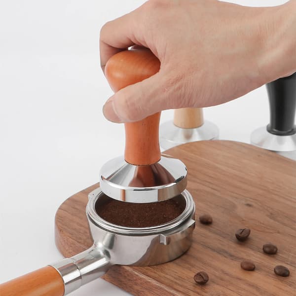 51 mm kaffetamper sæt, inklusive tamper måtte og designer kaffetamper.