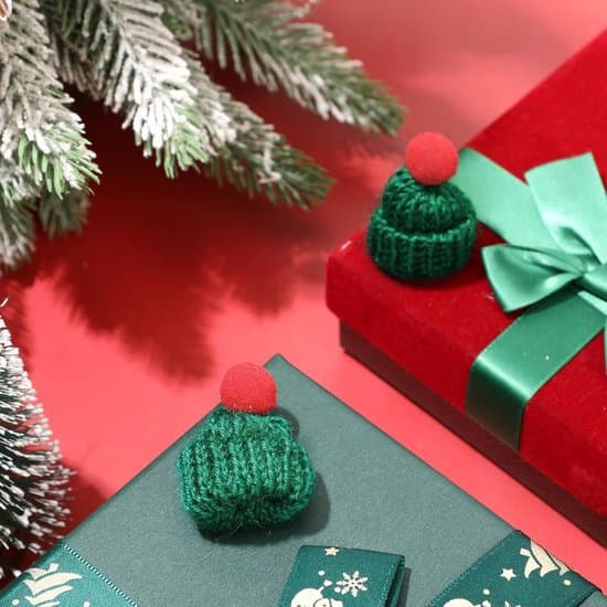24 Stykker Mini Vævede Hatte – Grønne Mini Dukkehatte til Julepynt og DIY Håndværk