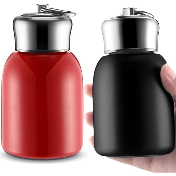 Två smala 300 ml isolerade vattenflaskor i rostfritt stål