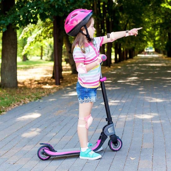 Rosa Regnbåge Skyddsutrustningsset för Barn för Skridskoåkning/Cykling (3-8 år)