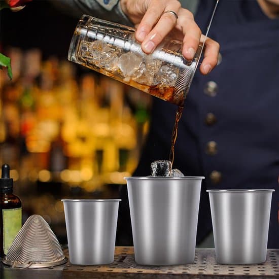 4-pak 500 ml isolerede campingkrus i rustfrit stål, stabelbare metalkaffekopper