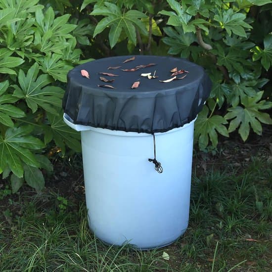 85 cm diameter regntunna lövfilteröverdrag med dragsko - svart