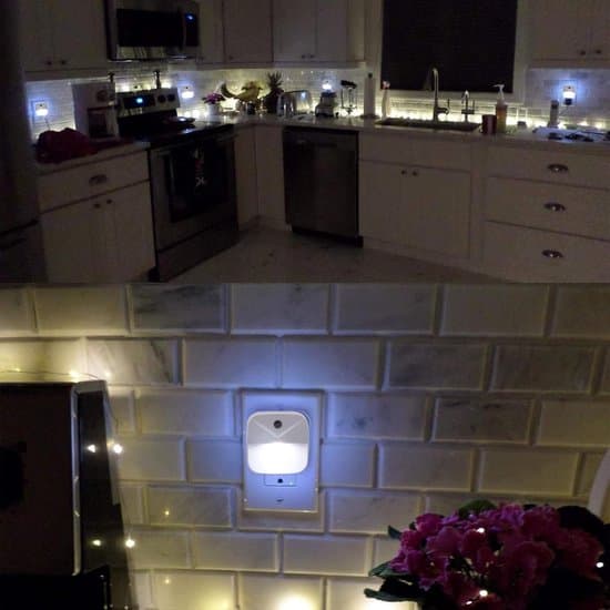 4-pack plug-in LED-nattlampor med rörelse- och dag/nattsensor (varmvit)