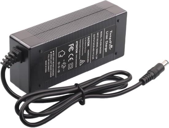Batterioplader 29,4 V til skateboard, scooter og lithiumbatterier