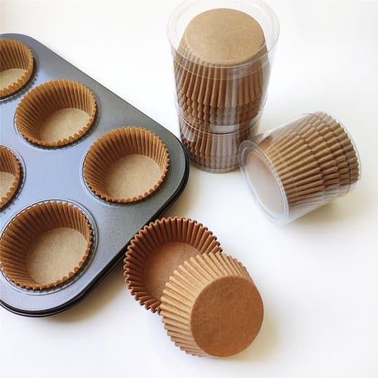 Papir Muffinform Sæt - 100 stk. oliesikre cupcake bageforme - 7x3 cm