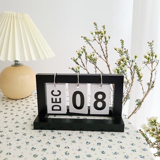Træ-bladrekalender - Dato, måned og ugedagsvisning - Dekoration - Sort