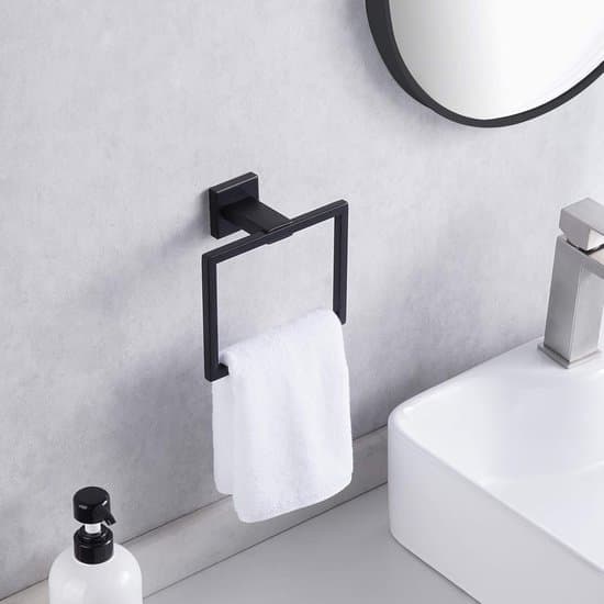 Sort toiletpapirholder og håndklædering i rustfrit stål badeværelsessæt