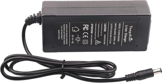 Batterioplader 29,4 V til skateboard, scooter og lithiumbatterier