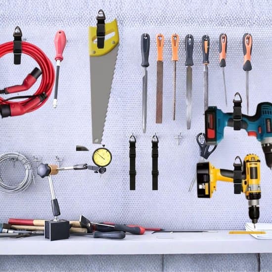 Set med 5 kabelorganisatörer med triangulära klämmor, justerbara och väggmonterbara