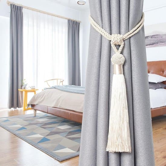 Sæt med 4 håndlavede gardinkvaster med snor til dekorative draperier