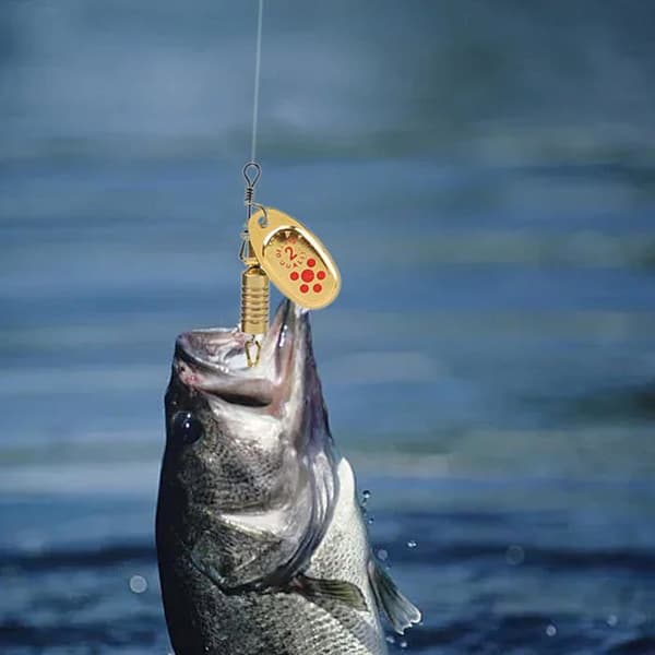 Fiskemadding, 10 agn, 6,3 cm lang, lavet af metal.