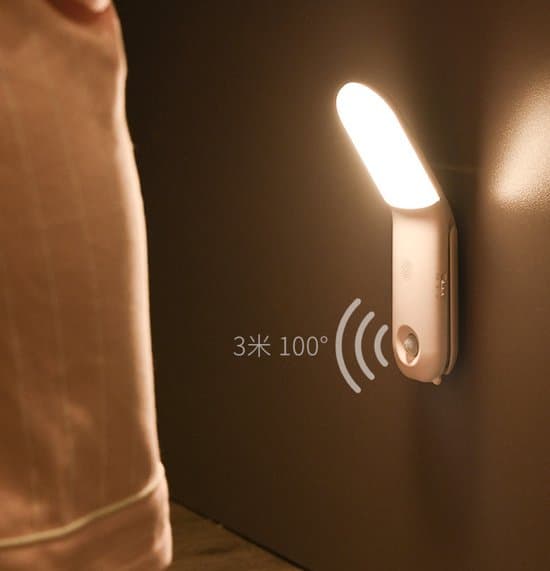 Dæmpbar LED-sensor natlampe til stikkontakt - 3-farvejustering - Hvid
