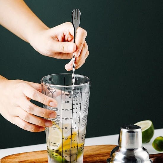 400 ml cocktailshakerkit med måttbägare, sked och omrörare