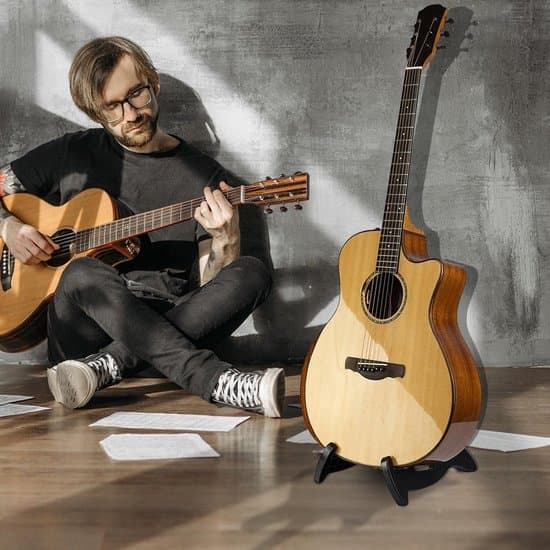 Vikbart gitarrställ, justerbart A-ramställ för akustiska/elektriska gitarrer, universell instrumenthållare för alla gitarrer