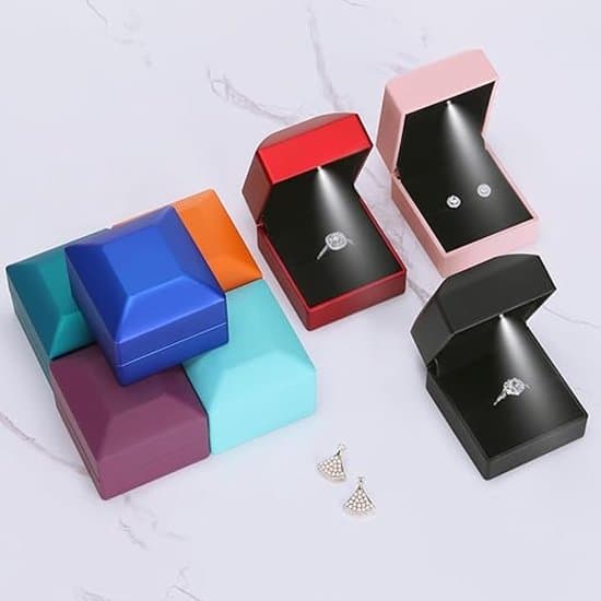 2-delt LED-belyst romantisk ring-/smykkeskrin - Sort