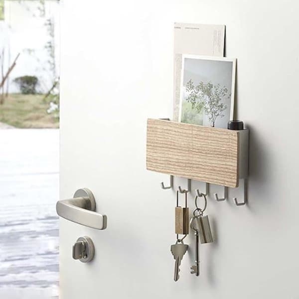 Väggnyckelhållare med 5 krokar, modern design.