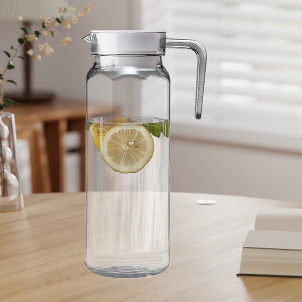 1-liters klar plastvattenflaska med lock