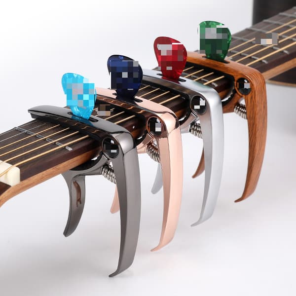 2-pack 3-i-1 Ljus Träkorn Gitarr Capos & Stämningsklämmor för akustiska/elektriska gitarrer & ukulele.