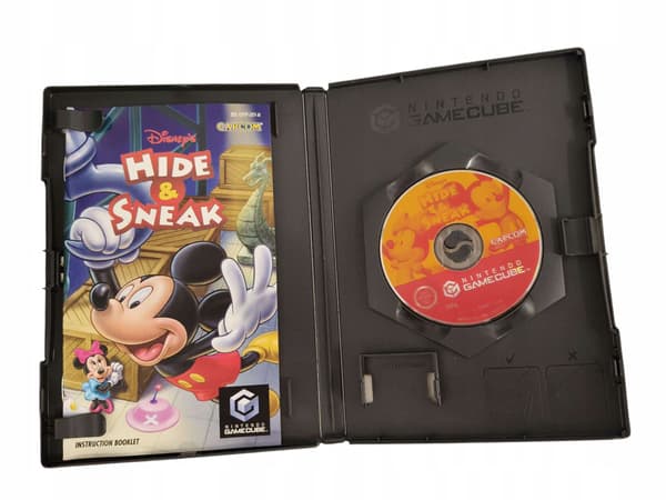 GAMECUBE DISNEY'S HIDE & SNEAK / ARCADE