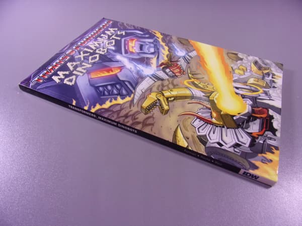 THE TRANSFORMERS MAXIMUM DINBOTS 2009, English-language edition
