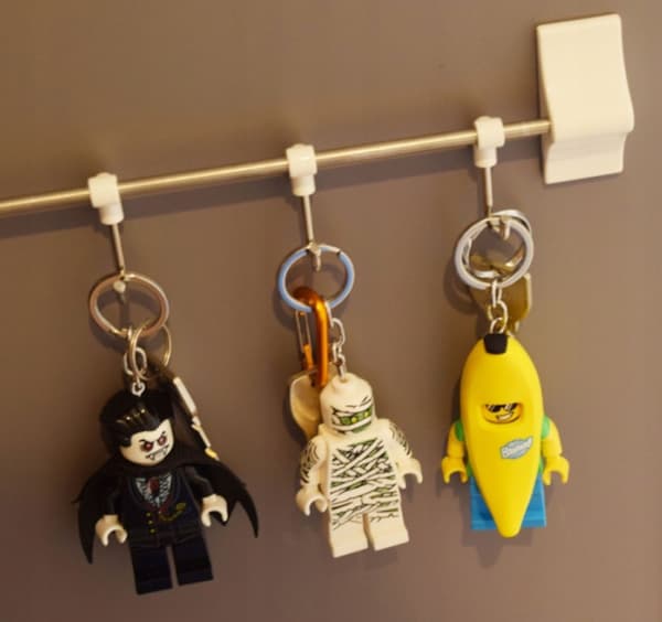 LEGO LED FLASHLIGHT KEYRING – BANANA KEYRING + GIFT BAG
