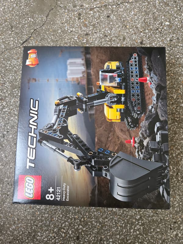 LEGO Technic 42121 Heavy-duty excavator