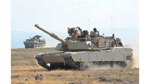 M1A2 ABRAMS TANK BUILDING SET – US ARMY WAR 3 FIGURES + LEGO WEAPONS
