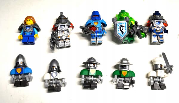 Lego NEXO KNIGHTS 10-piece minifigure set