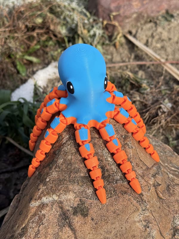 3D segmented octopus, movable figurine with 8 flexible tentacles, toy