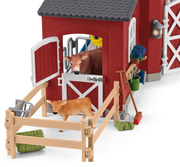 Farm World. SLH42606. A large barn with animals and accessories