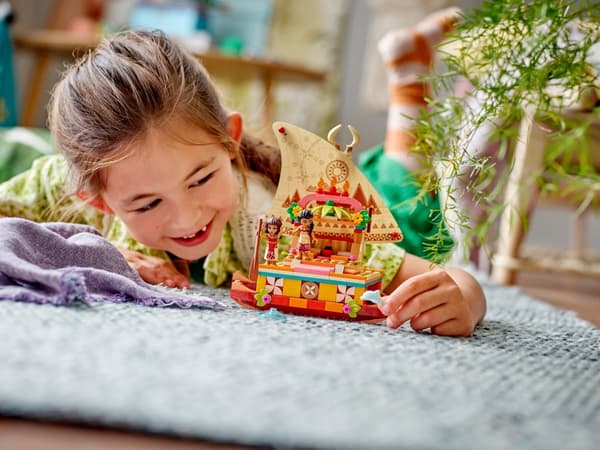 LEGO 43210 Disney – Moana’s Catamaran