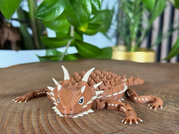 Horned Lizard 3D segmented figurine, fully articulated, realistic reptile