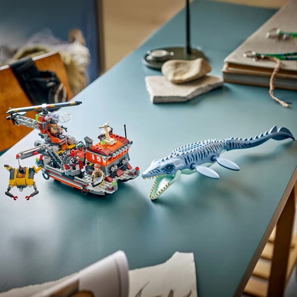 LEGO Jurassic World: Mosasaurus Attacks the Boat 77983