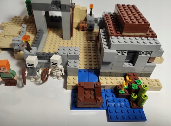 LEGO Minecraft: 21121 – Desert Outpost