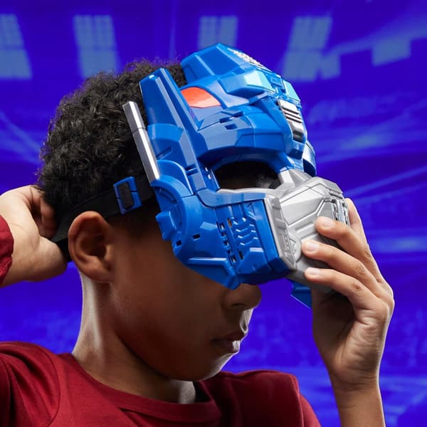 TRANSFORMERS OPTIMUS: A car that transforms into a figure in 18 steps – HASBRO