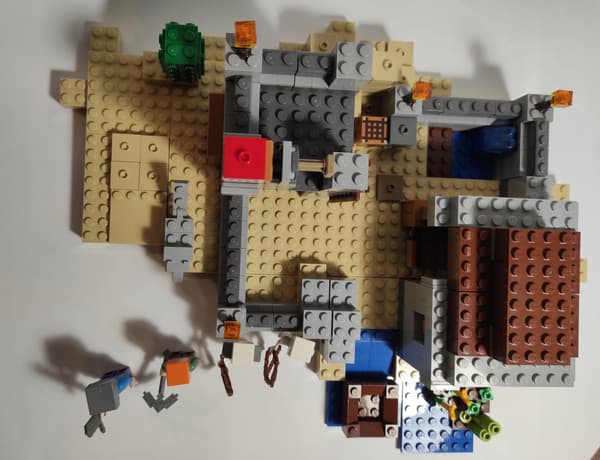 LEGO Minecraft: 21121 – Desert Outpost