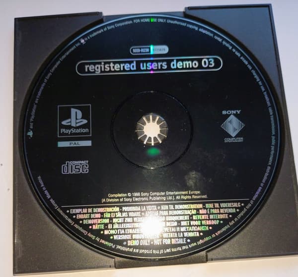 REGISTERED USERS DEMO 03 PlayStation (PSX)