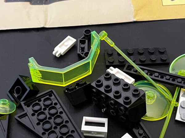 6878 LEGO Blacktron Strider
