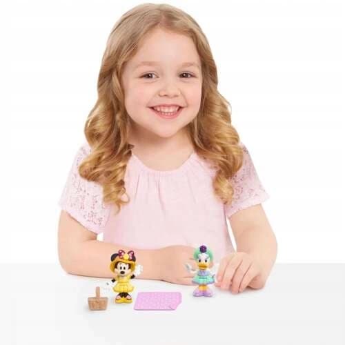 Minnie Mouse and Daisy Duck Set 1 + Accessories (wearing a hat)