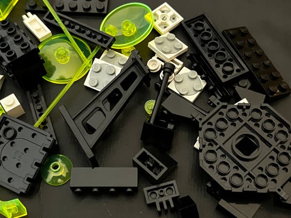 6878 LEGO Blacktron Strider