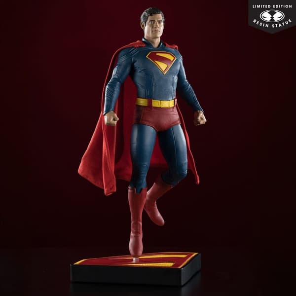 McFarlane Toys Superman 2025 Statue, 35 cm
