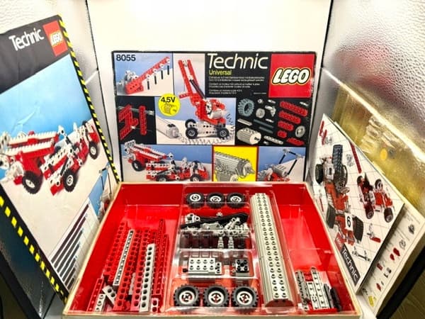 The Lego Technic 8055 Universal Building Set from 1986.