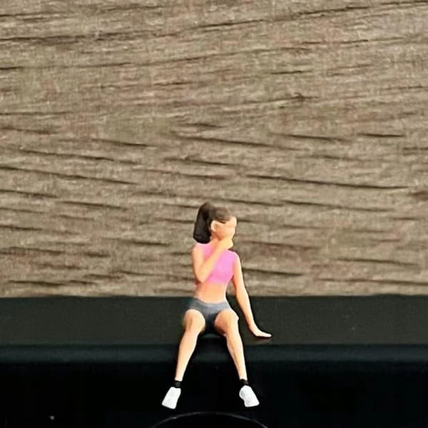 1/64 scale diorama. Stylish Hobby Tiny figures. Layout for DIY Style B