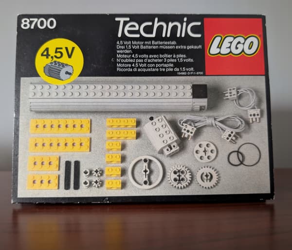 8700 LEGO Technic Motorised Set