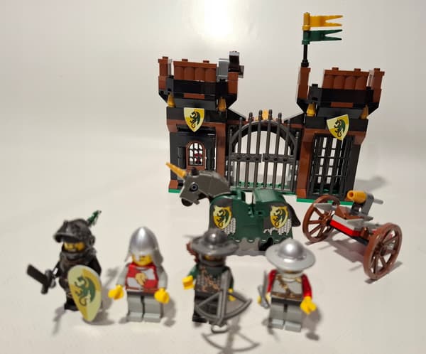 LEGO Kingdoms: 7187 – Escape from the Dragon’s Prison