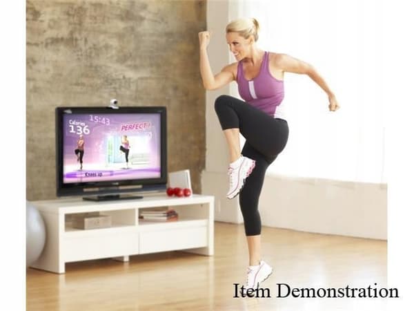 Your Shape Featuring Jenny McCarthy with Motion Tracking Camera – Wii Game
