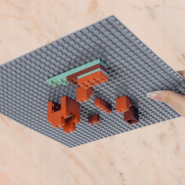 LEGO Classic Set 10696: Medium Box + 4 building bricks