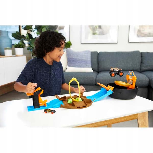 Hot Wheels Monster Trucks Stunt Set Tyres