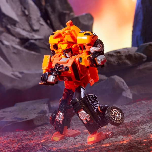 TRANSFORMERS LEGACY SANDSTORM (G1 UNIVERSE, TRIPLE CHANGER)